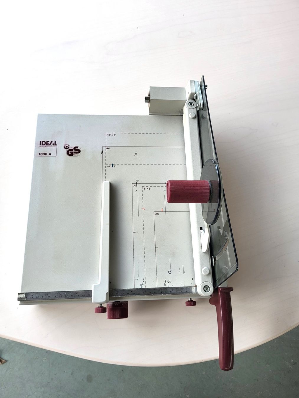 Tutte le macchine: Schneidmaschine Ideal 1038A – Usato da Diessenhofen venduto da Osio