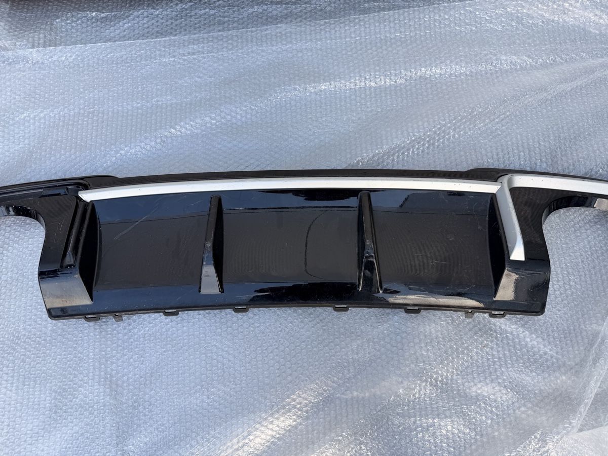 Audi Tutti pezzi di ricambio auto: Diffuseur arrière - Audi RS3 8V – Usato da Lausanne venduto da AKB_AutoParts 2
