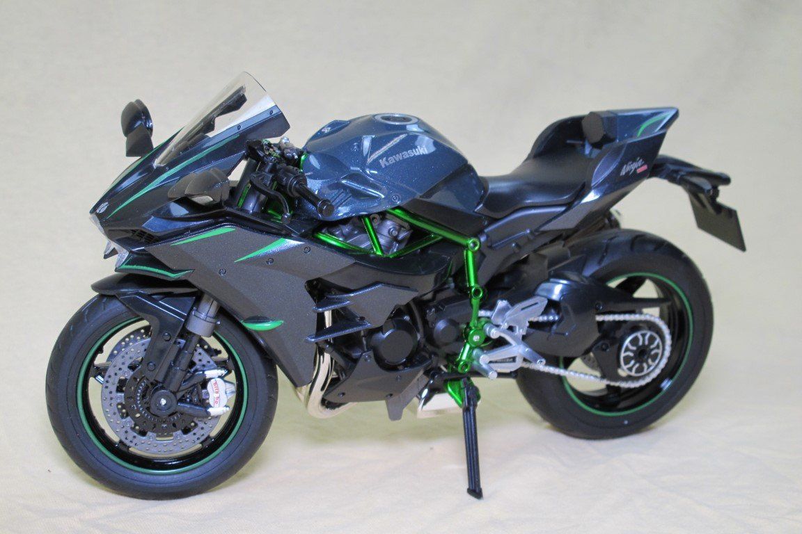 BMW Modellini d'auto: Kawasaki H2R 1000 1:9 Modell – Usato da Escholzmatt venduto da Rebikeling6182Ematt 1