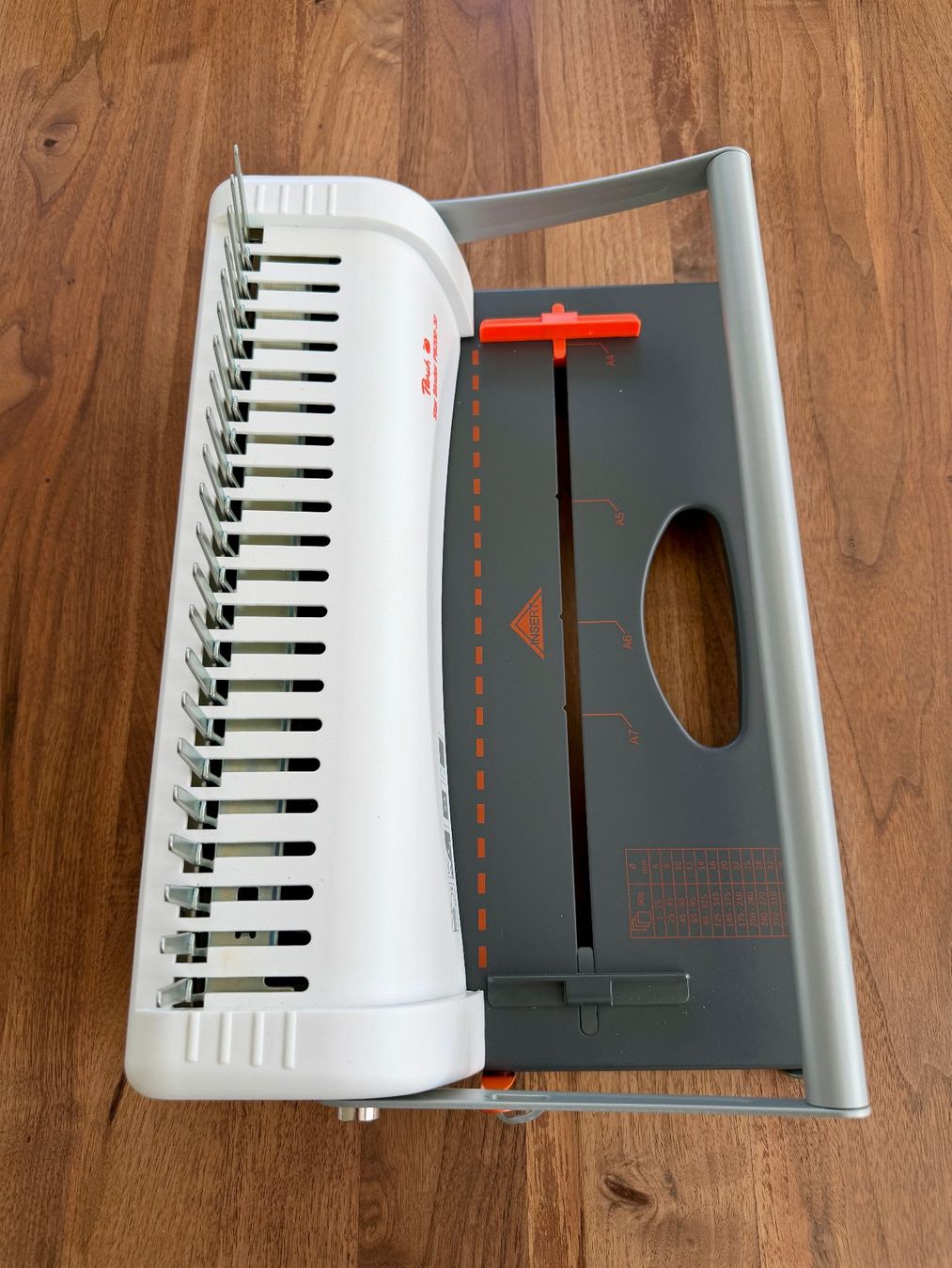 Machines à relier: Bindemaschine Starbinder Pro PB200-30 – D'occasion à Herisau par Sterod