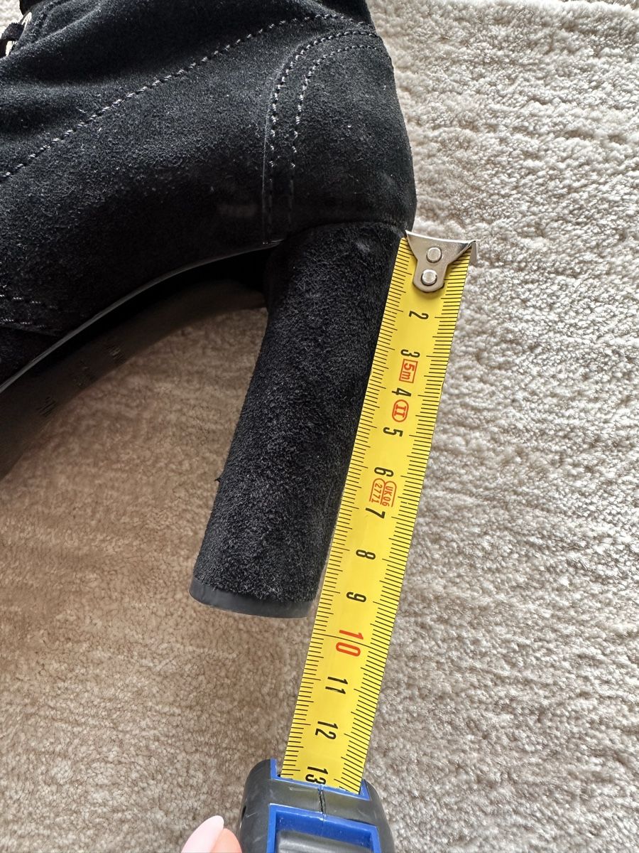 Casadei Scarpe da donna: Casadei bottines 37,5 daim – Usato da La Croix (Lutry) venduto da secondhandZara 3