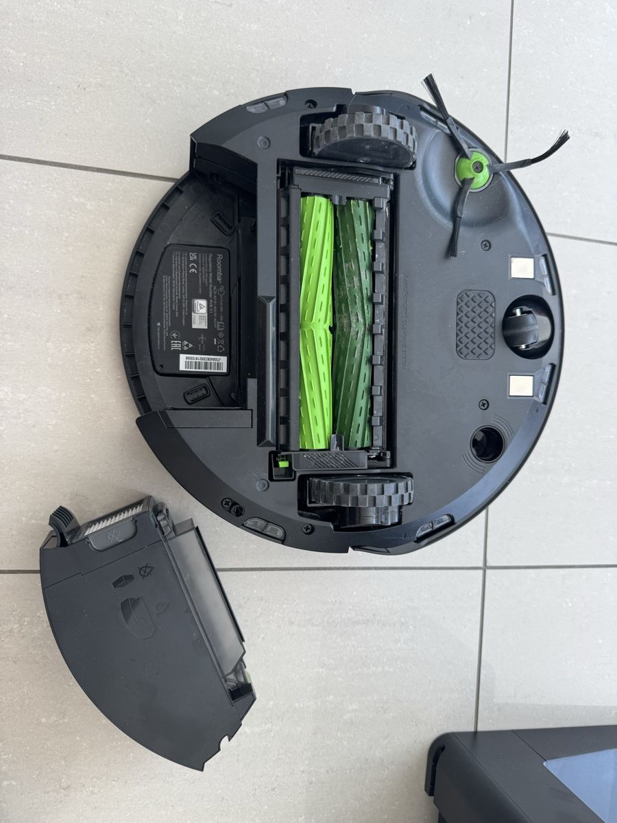 Irobot Aspirapolveri & Accessori: Saugroboter iRobot Roomba j7+ gebraucht – Usato da Chur venduto da mal_svd2 4