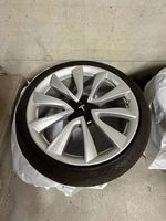 Original Tesla Model 3 complete summer wheels