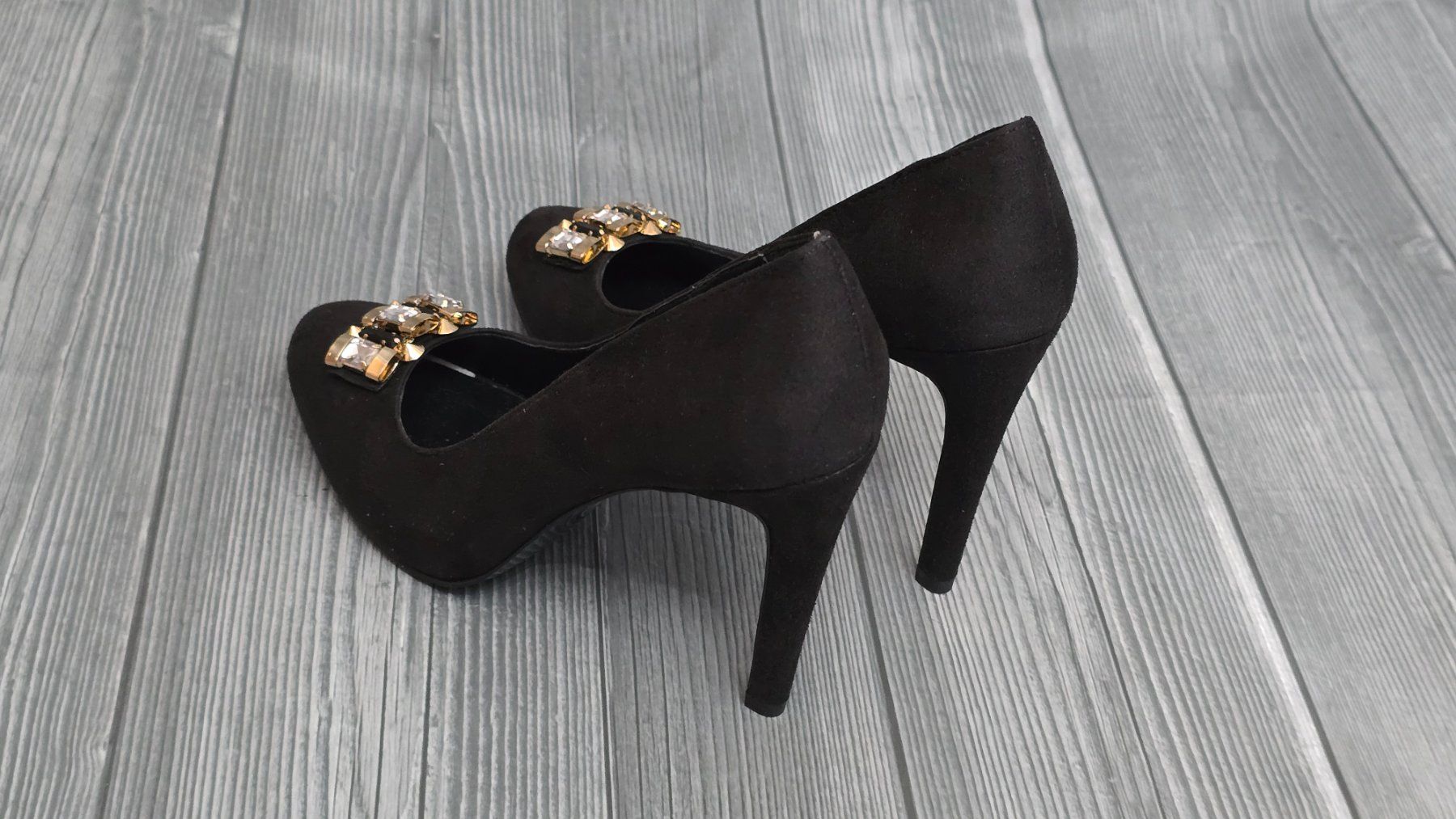 Damenschuhe: Estrada Pumps - 38 - Schwarz mit Schmuckbrosche – Gebraucht aus Thalwil von VitaMini 5