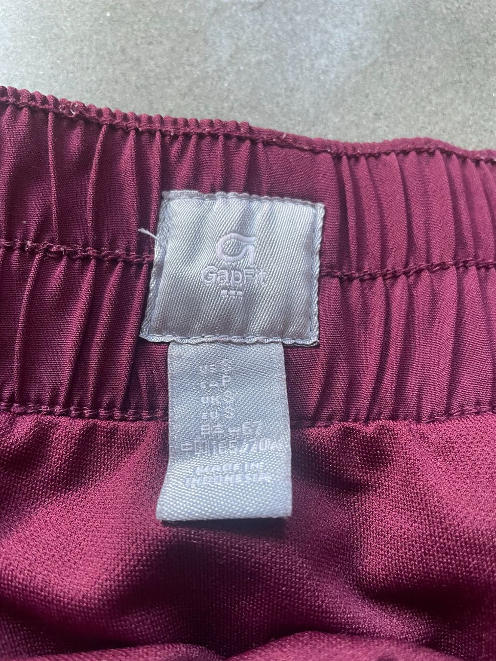 Hosen: Sporthose mit Netz / Grösse S / Gapfit – Gebraucht aus Zofingen von angito 3
