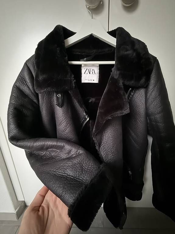 Zara Jacken: Zara Kunstlederjacke – Gebraucht aus Uznach von Rurr