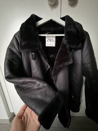 Zara Kunstlederjacke