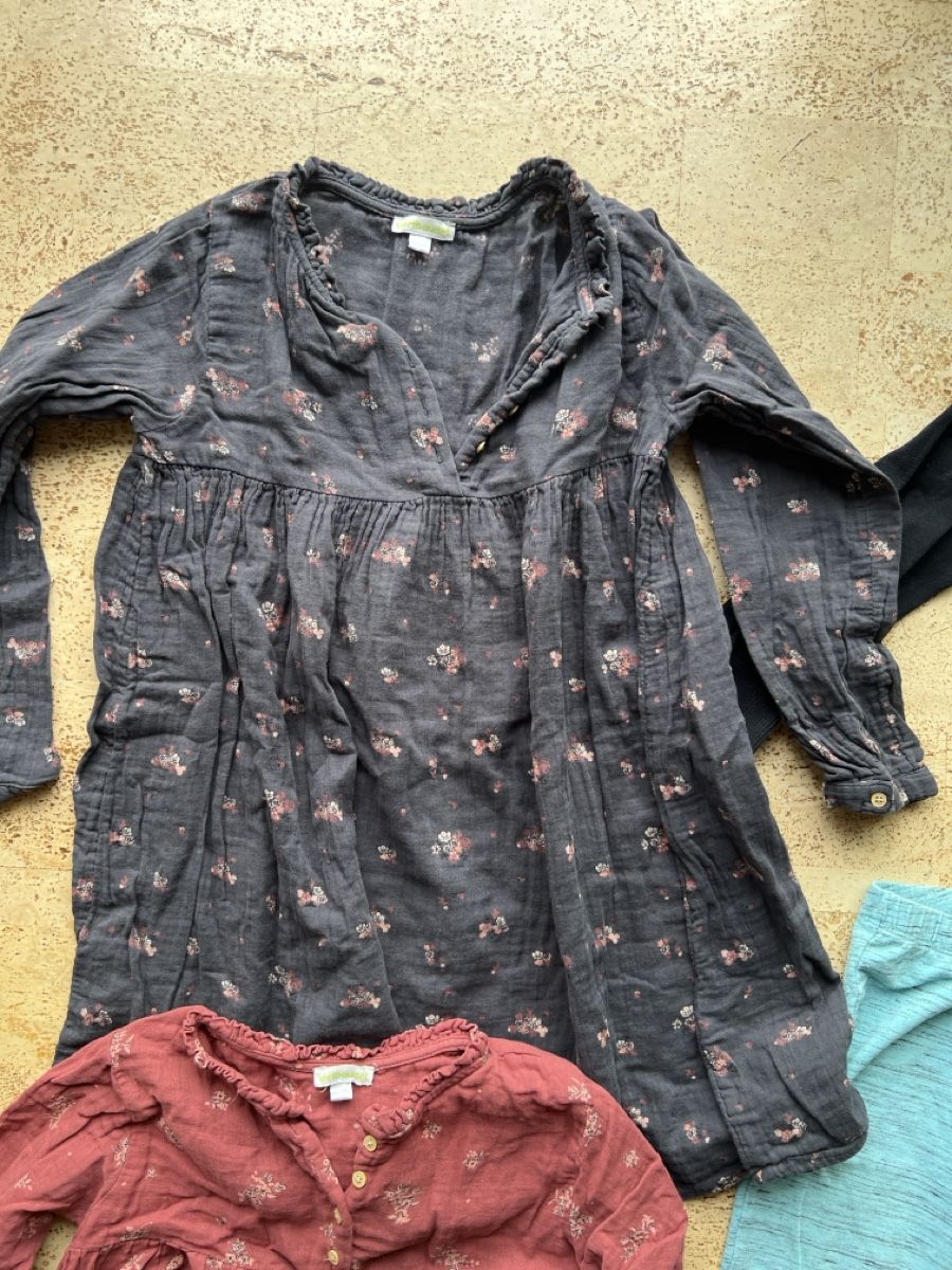 Lotti & Set di vestiti: Schönes Mädchenkleiderpaket Größe 134 – Usato da Schmitten FR venduto da mar_jk2r 2