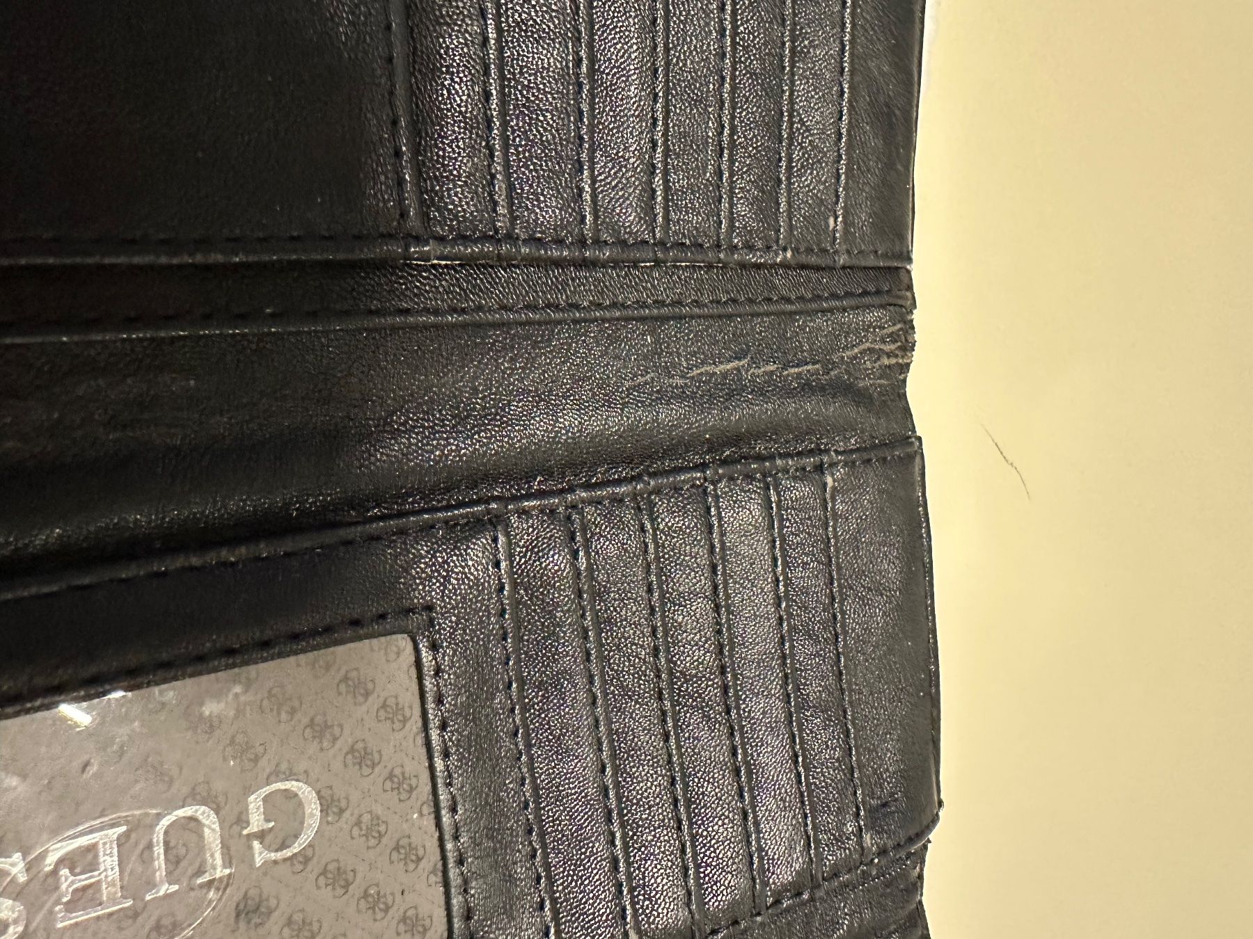 Guess Portamonete: Guess Portemonnaie – Usato da Niederhasli venduto da R__A 4