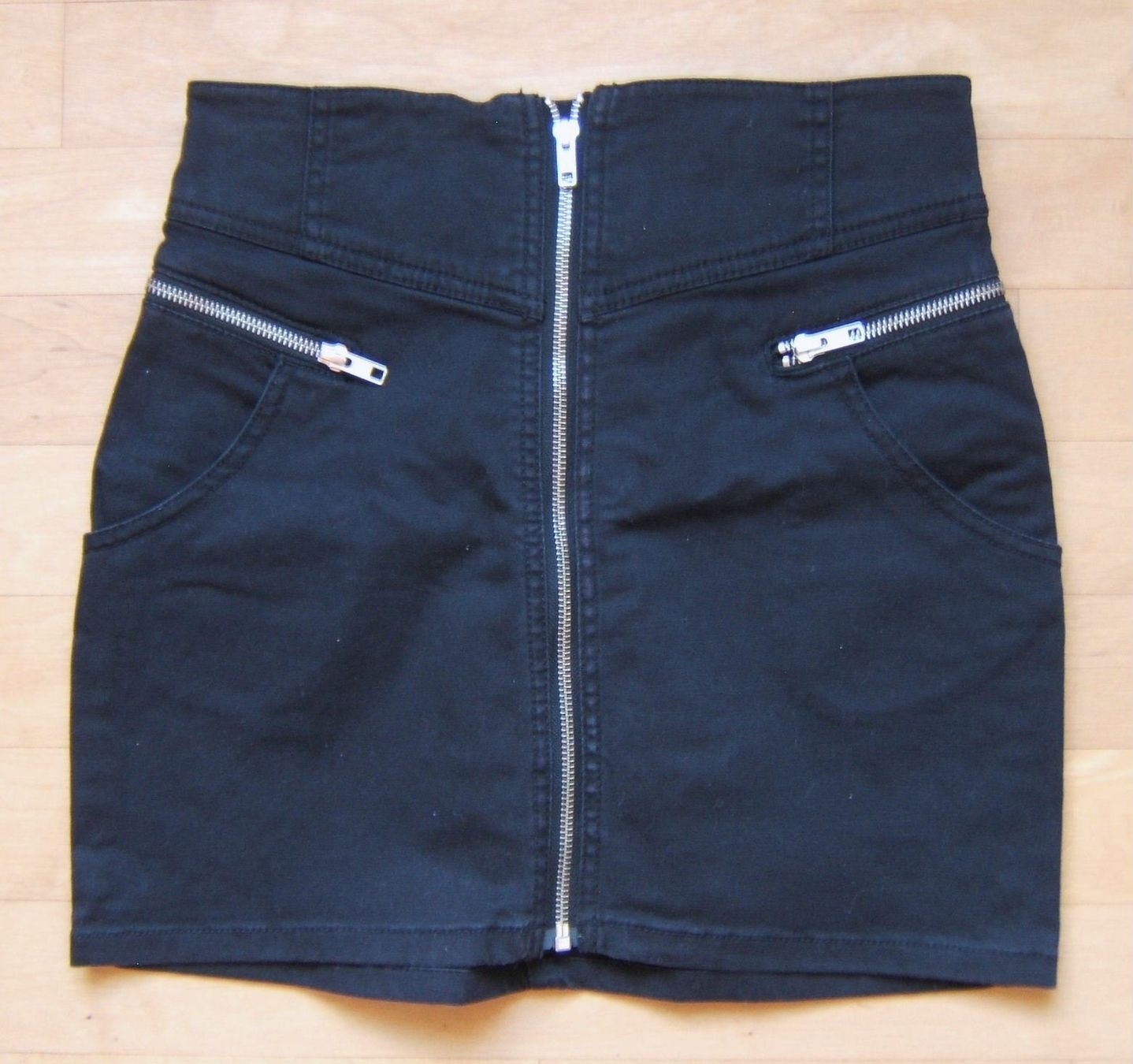 H&M Röcke: SCHWARZER DAMEN JUPE H & M DIVIDED GR. 10 – Gebraucht aus Brunnen von Nonne04