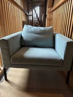 1 fauteuil couleur bleue : 83x75x50 cm . Possibili