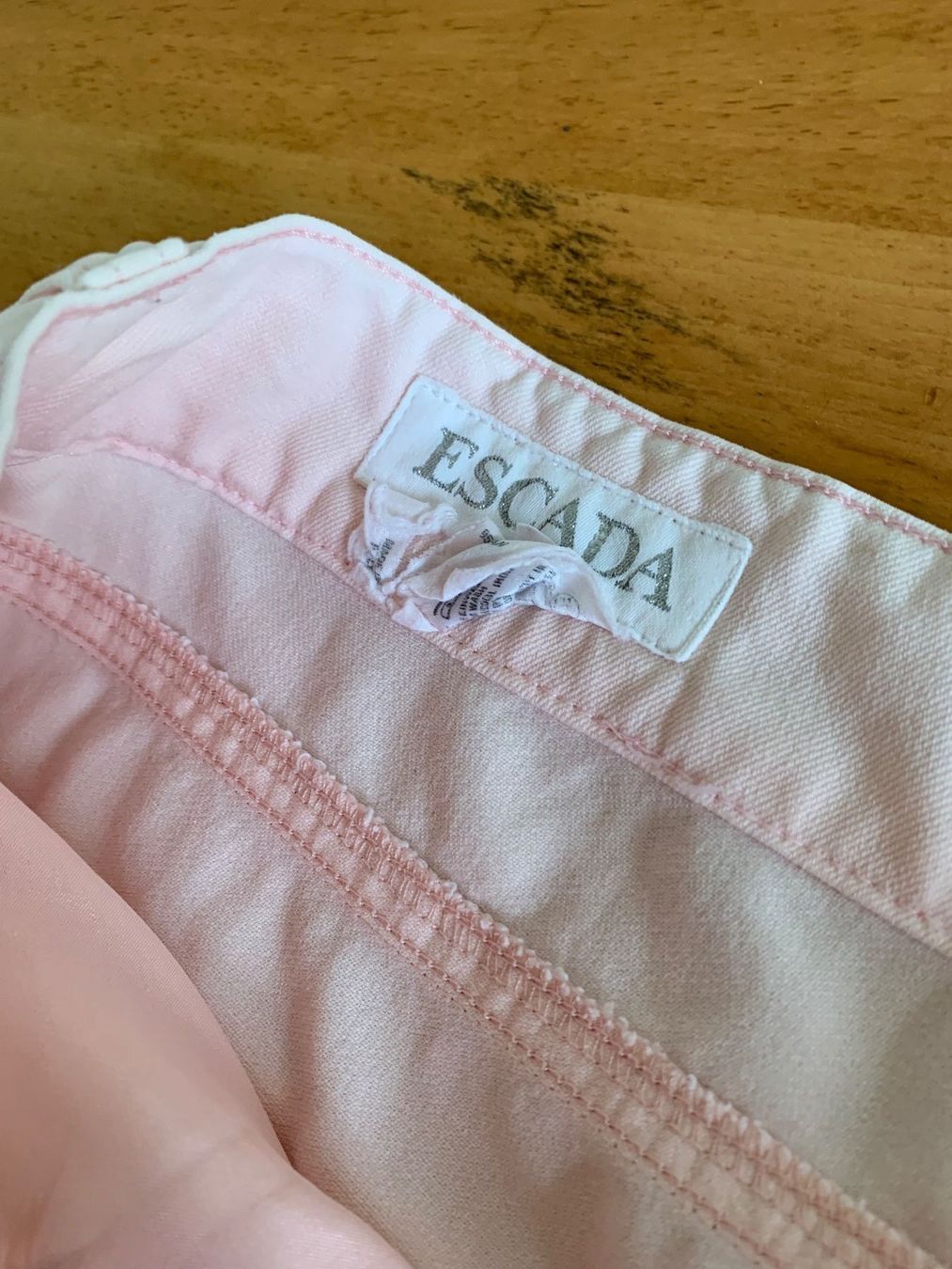 Escada Pantaloni: ESCADA - Traum hellrose Hose Grösse 42 neuwertig – Nuovo (secondo la descrizione) da Meiringen venduto da luanik 3