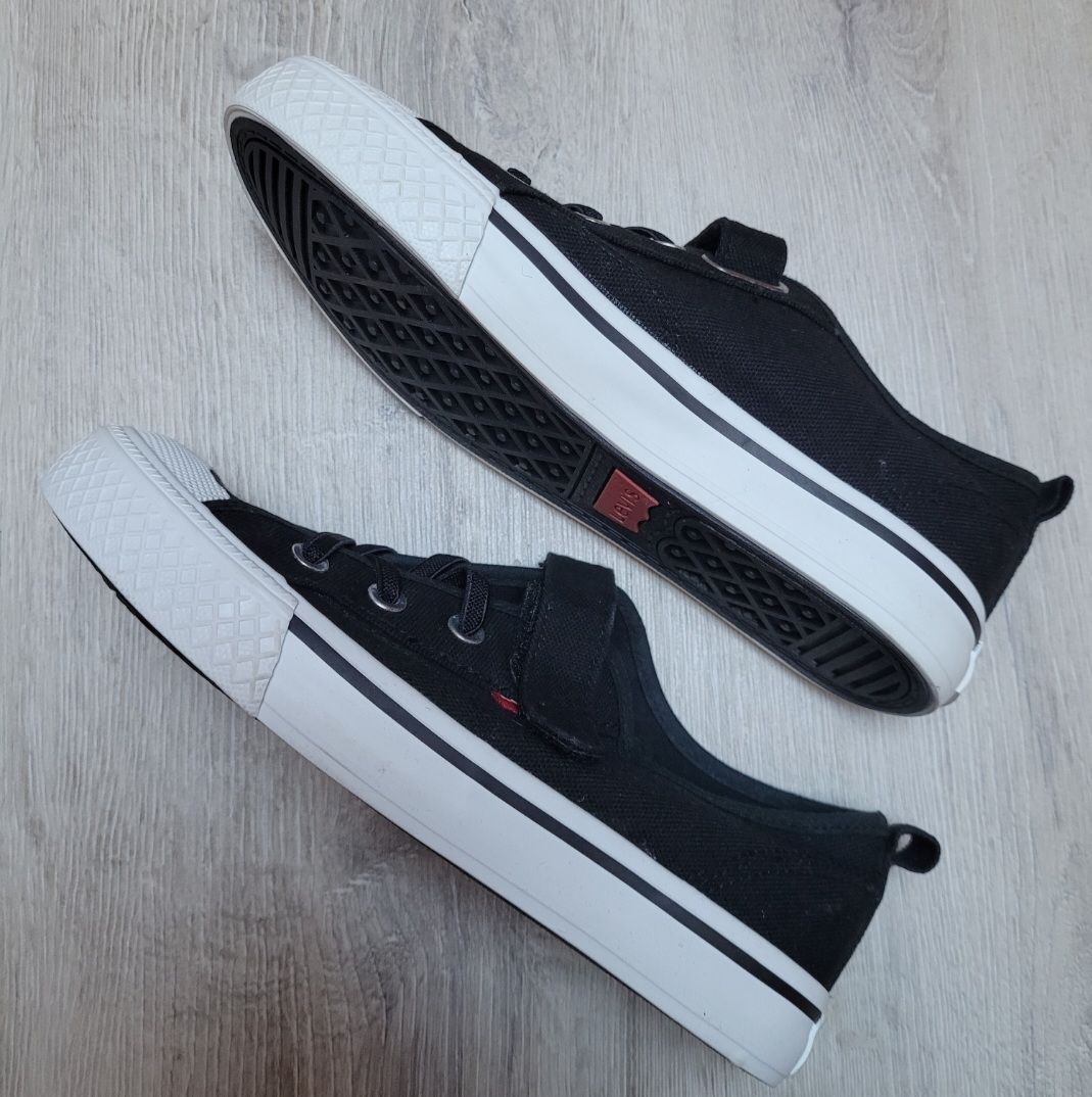 Levi's Scarpe da uomo: Levi's Kinder Schuhe, Gr. 35, neu, schwarz – Nuovo (secondo la descrizione) da Münchenstein venduto da sun_mx9b 4