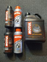 MOTUL Set 5 L Luftfilterreiniger + 4 L Luftfilter Öl