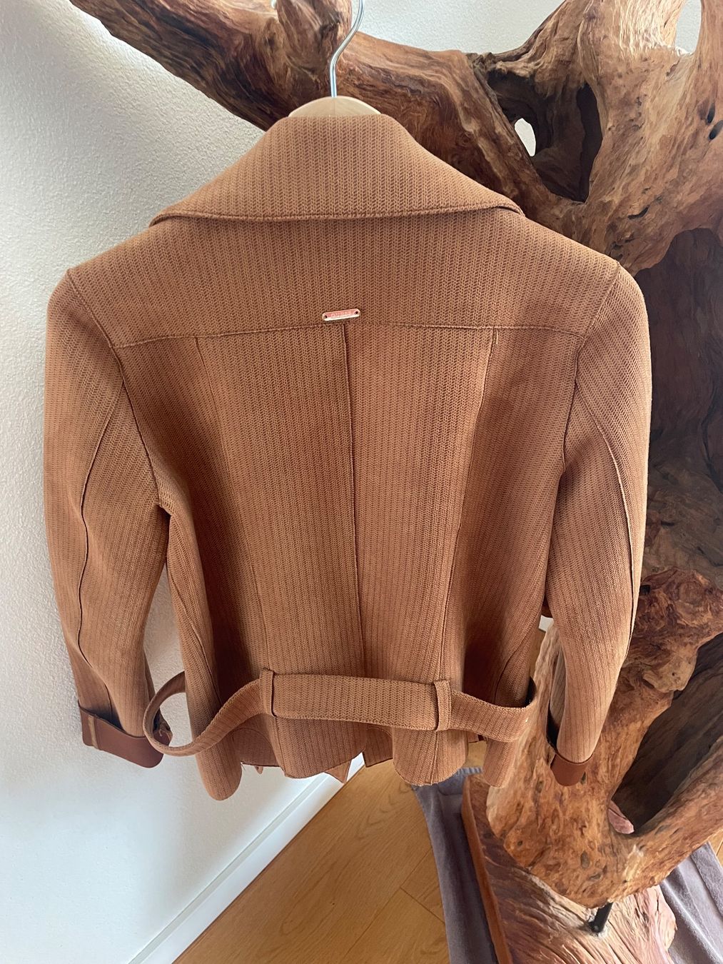 Guess Jacken: Wildlederjacke von Guess – Gebraucht aus Ennetbürgen von Tamloi1234 1