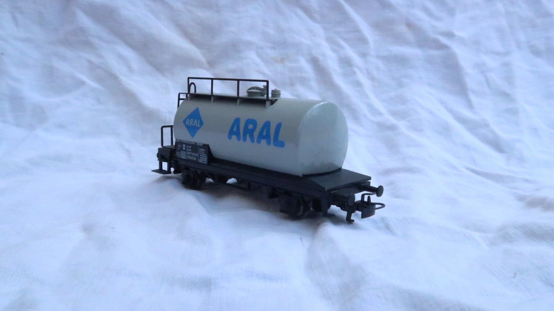 Märklin Trains électriques: MÄRKLIN Nr. 4440 DB "Aral" Tankwagen – D'occasion à Muttenz par Laeckerlihamschter 3