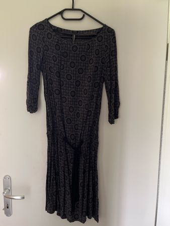Robe NAF NAF vintage taille 36 - Chic et confortable!
