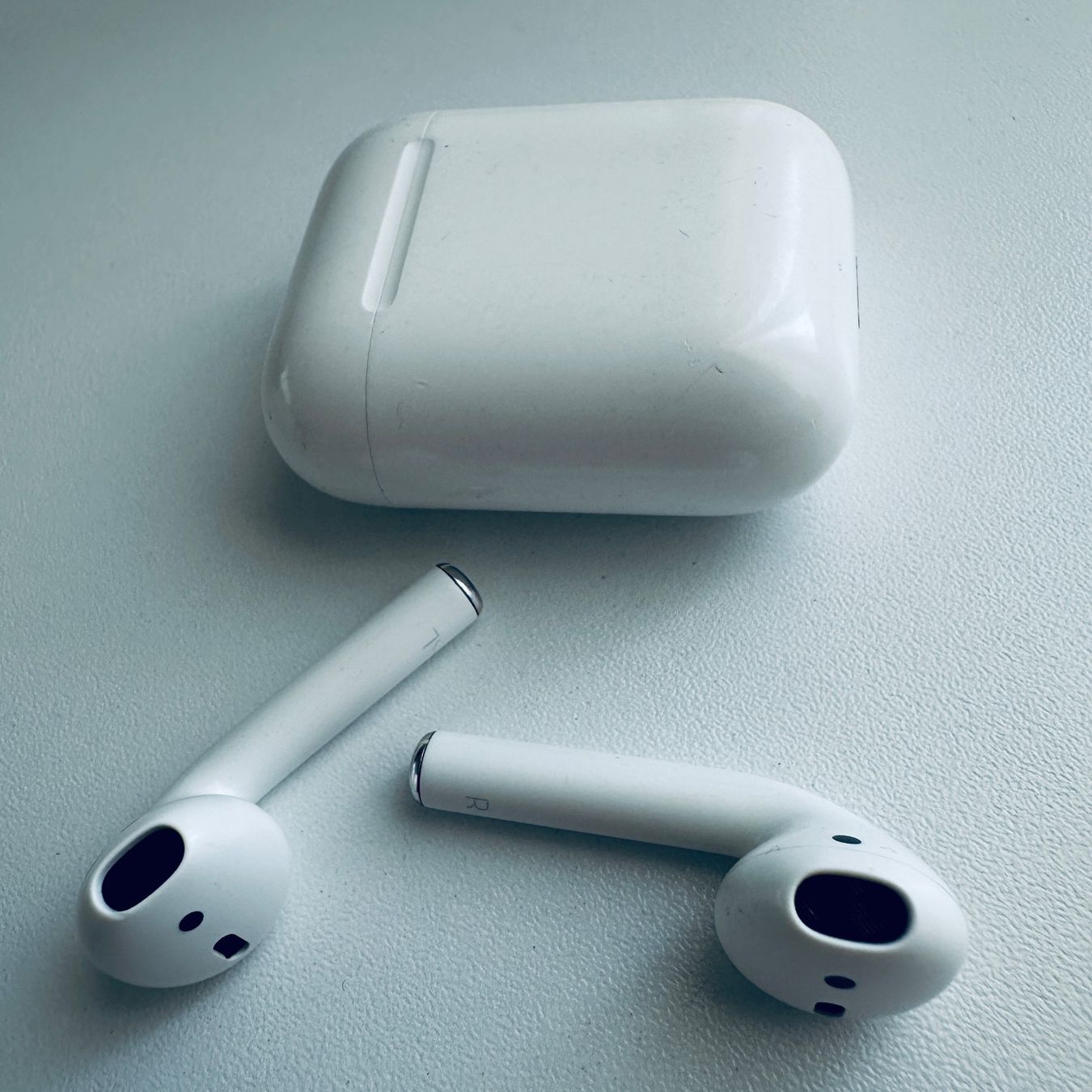 Apple Cuffie: Original Apple AirPods 2 Kopfhörer Wireless Lightning Kabel – Usato da Basel venduto da MY.AIRPODS.SHOP 5