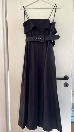 Gr. 34/XS Elegantes schwarzes Kleid mit Gürtel