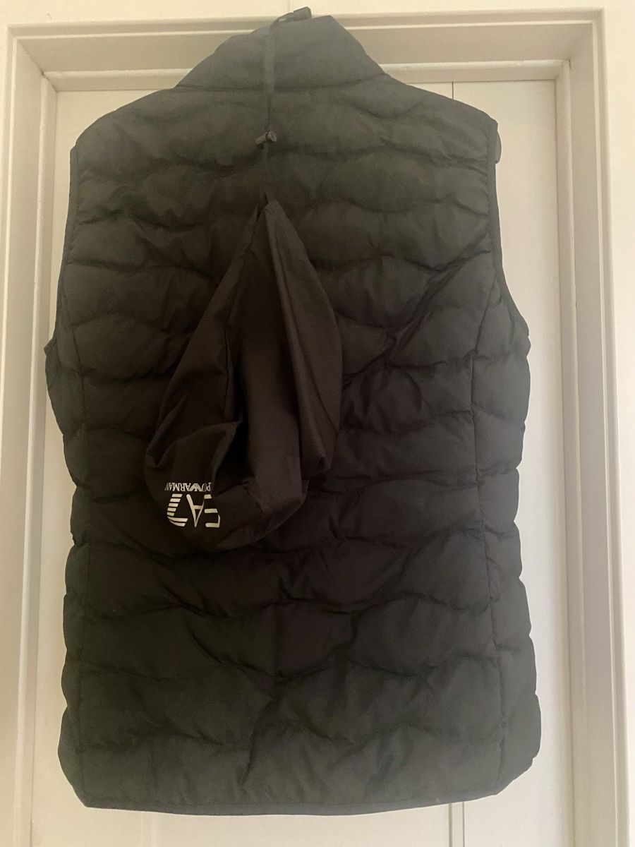 Armani Gilet & Giacche senza maniche: EA7 Emporio Armani Steppweste schwarz Gr. L – Nuovo (secondo la descrizione) da Matten b. Interl venduto da Kings-Fashion 1