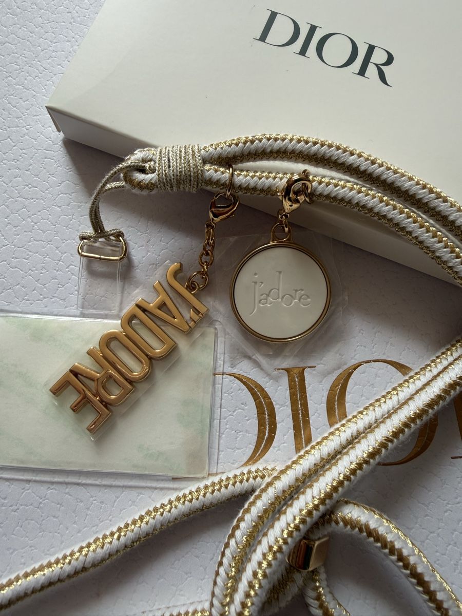 Dior Schlüsselanhänger & - bänder: Dior Attache Phone Ring with Charms – Neu und originalverpackt aus Luzern von sas_r89l 1