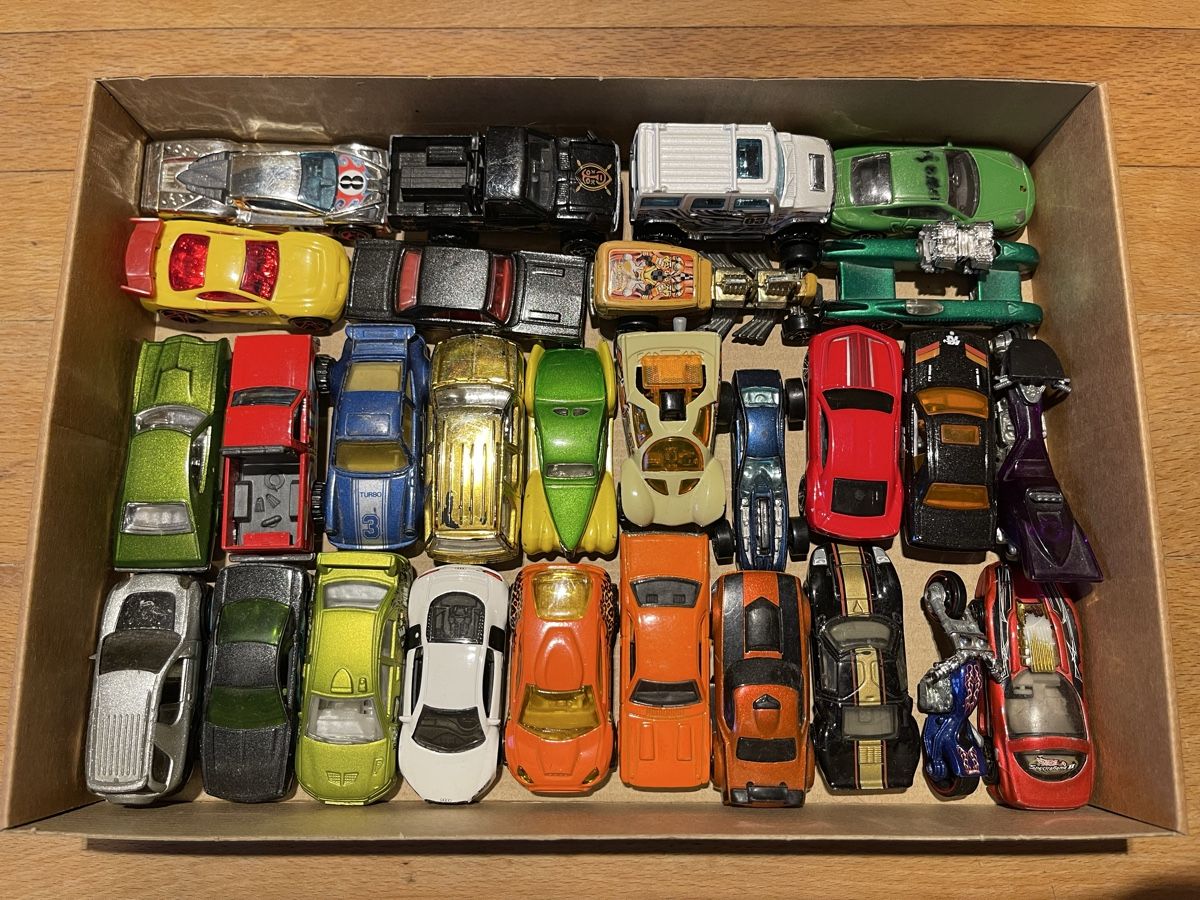 Hot Wheels Modellautos: Hot Wheels Spielzeugautos – Gebraucht aus Zürich von Komarik