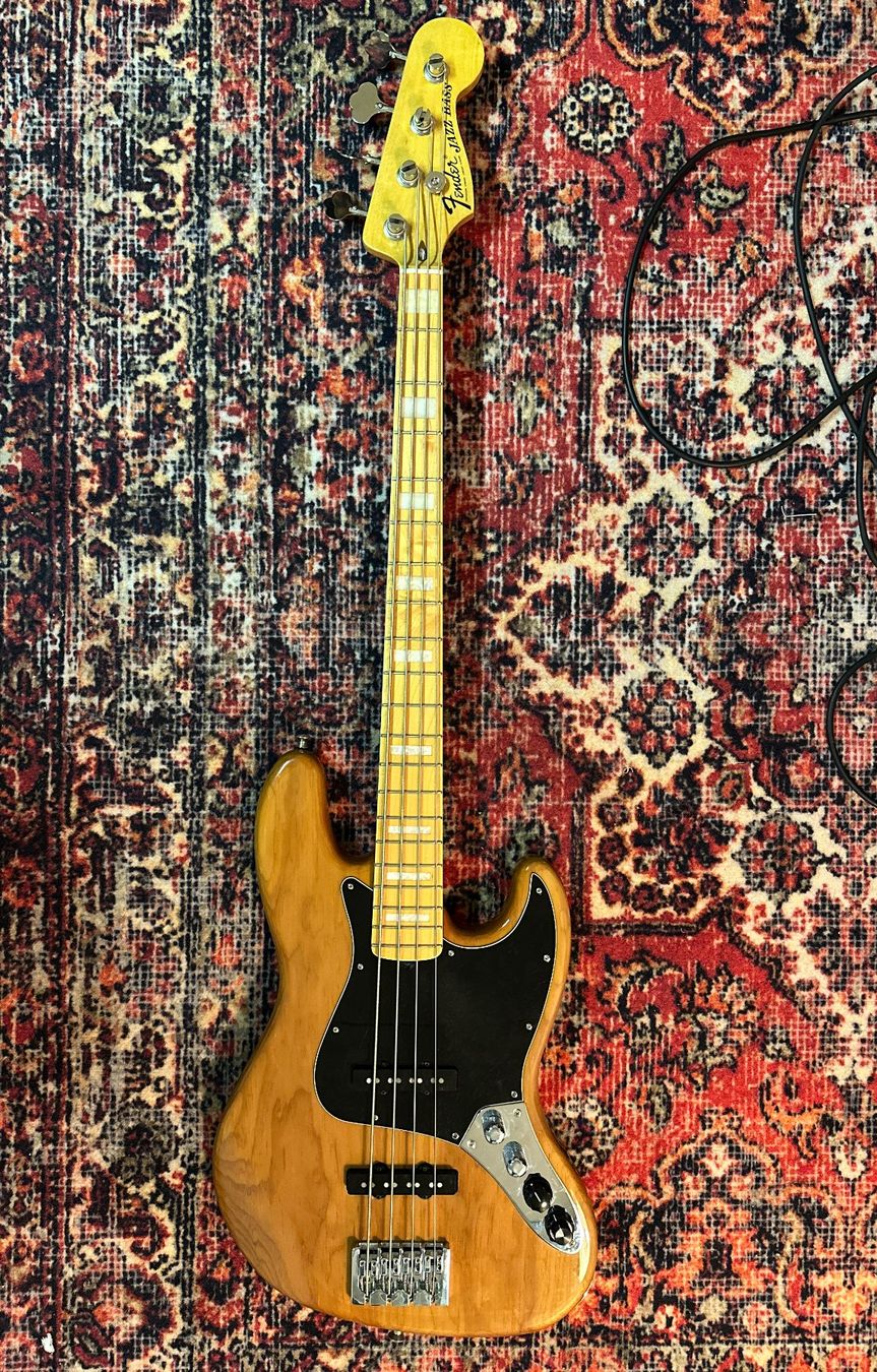 Fender Strumenti musicali: Fender Jazz Bass – Usato da Zürich venduto da kusibater
