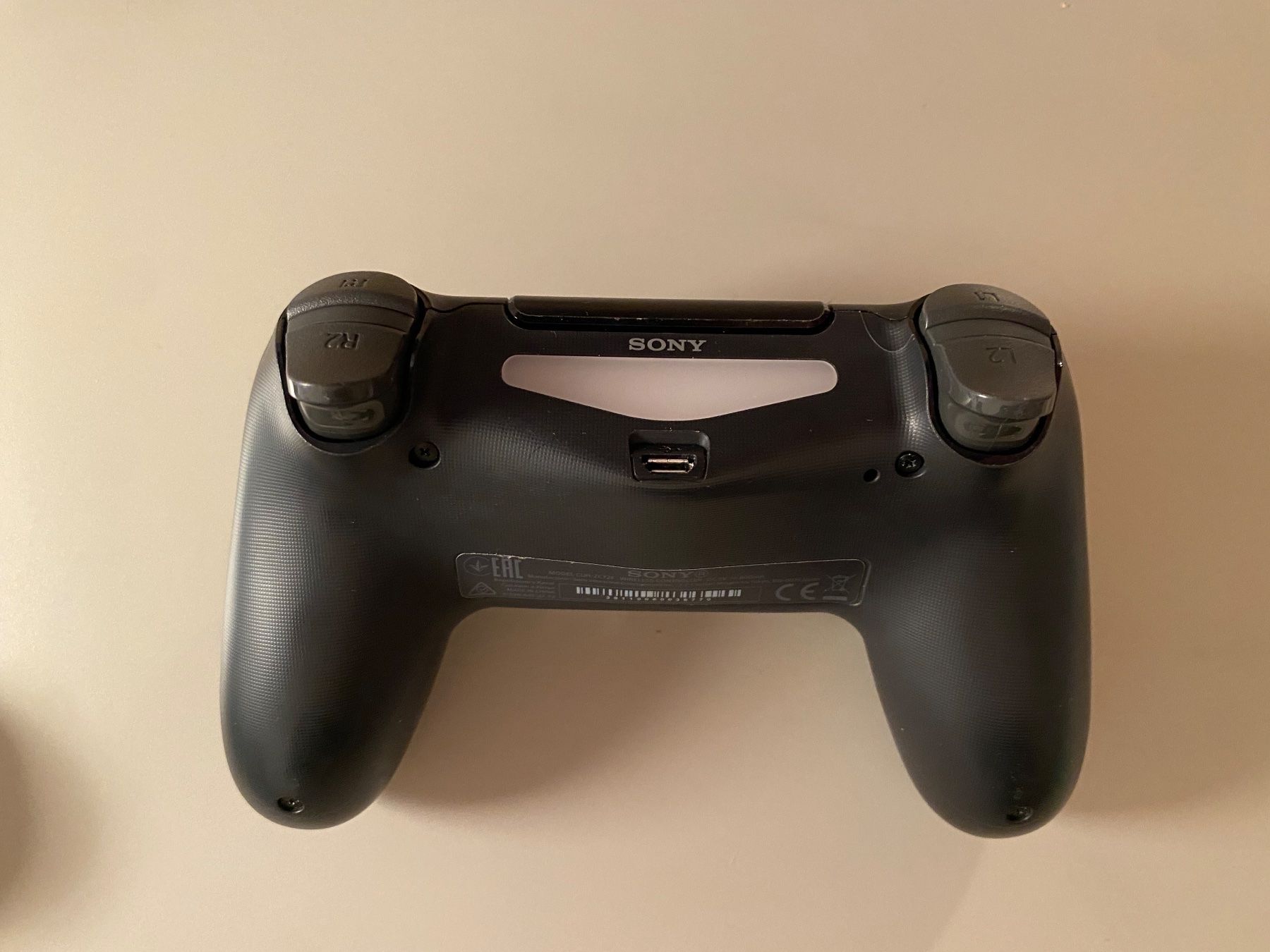 Sony Controller: PS4 Controller Dualshock 4 Schwarz – Nuovo (secondo la descrizione) da Meggen venduto da Lu103883 1