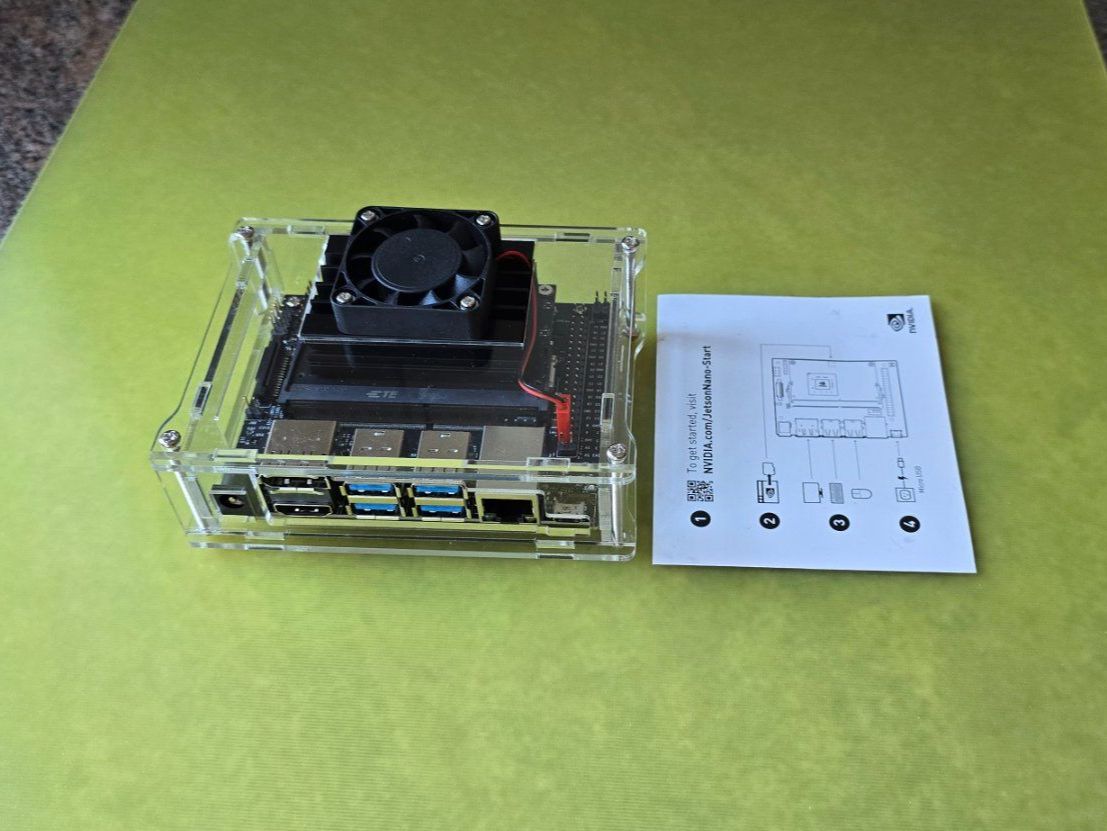 Nvidia PC: NVIDIA Jetson Nano mit Gehäuse – Nuovo (secondo la descrizione) da Weinfelden venduto da Partner 1