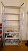 Ikea-Vitrine (älteres Modell), elegant und unbeschädigt