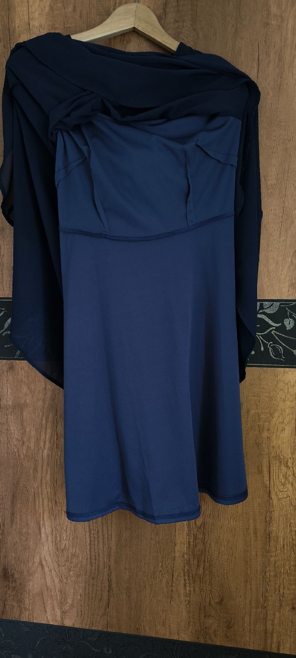Vestiti: Elegant navy blue dress – Usato da Bern venduto da mar_xn6k 4