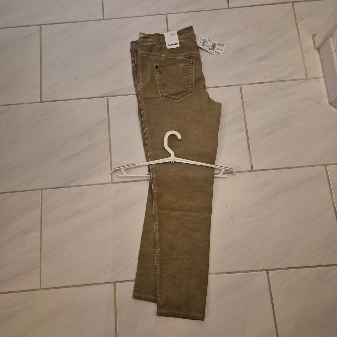 Taifun Pantaloni: Damenhose TAIFUN – Nuovo e nell'imballaggio originale da Arni AG venduto da kurtrmeier
