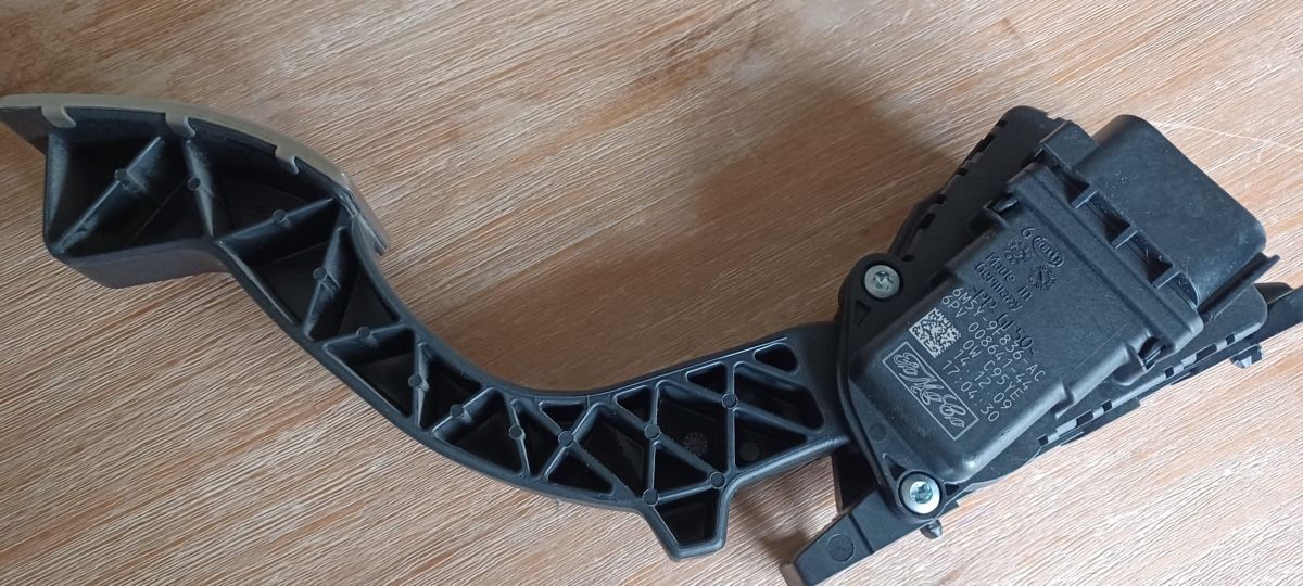 Ford Tutti pezzi di ricambio auto: Gaspedal Ford – Nuovo e nell'imballaggio originale da Schwarzhäusern venduto da Mischuk