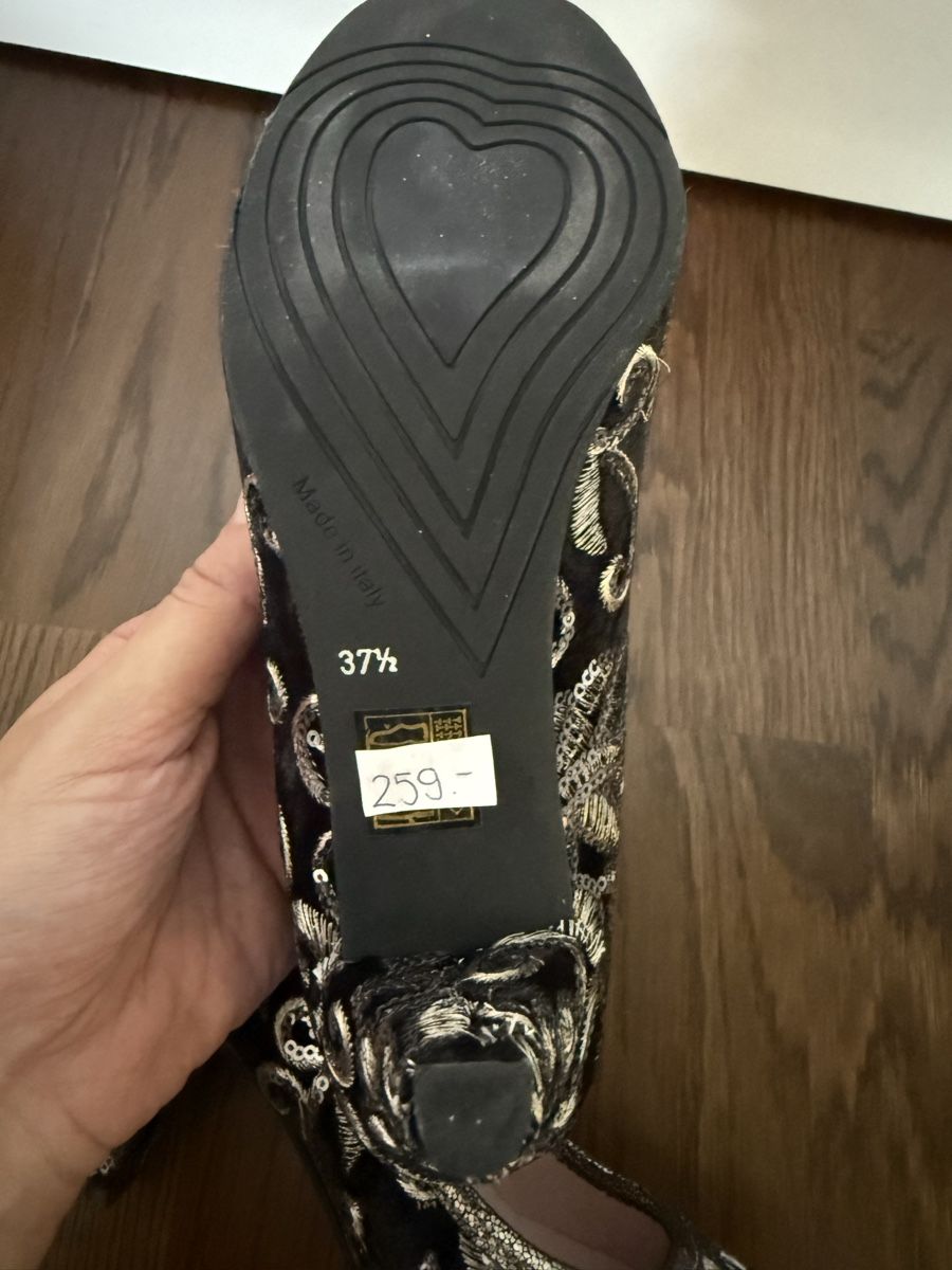 Scarpe da donna: Décolleté Le Babe Nr. 37,5 – Nuovo (secondo la descrizione) da Zürich venduto da Fabrizio1978 5