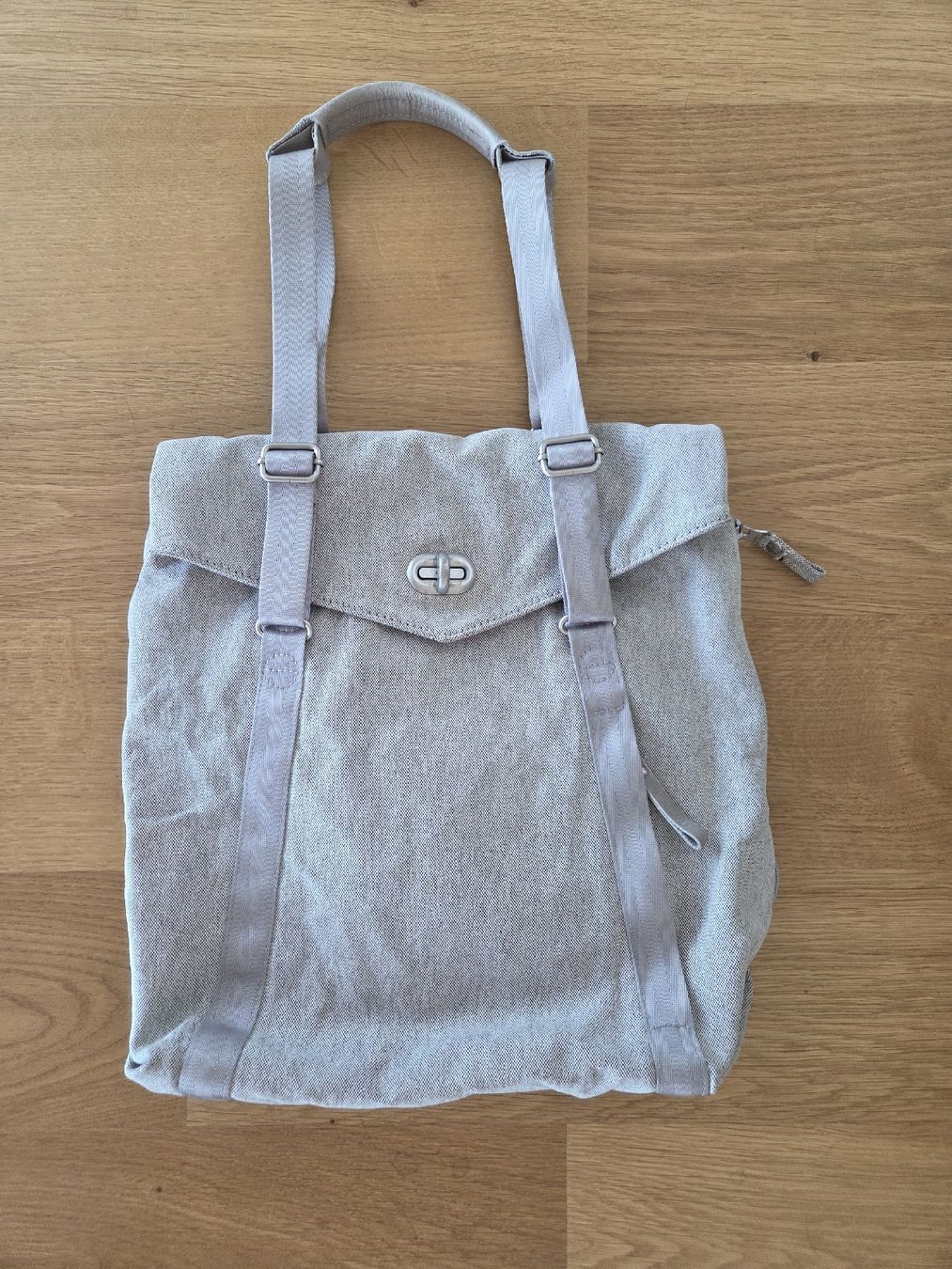 Qwstion Borse: Qwstion Umhängetasche/Rucksack hellgrau Canvas Leder – Usato da Villars-sur-Glâne venduto da richardette 5