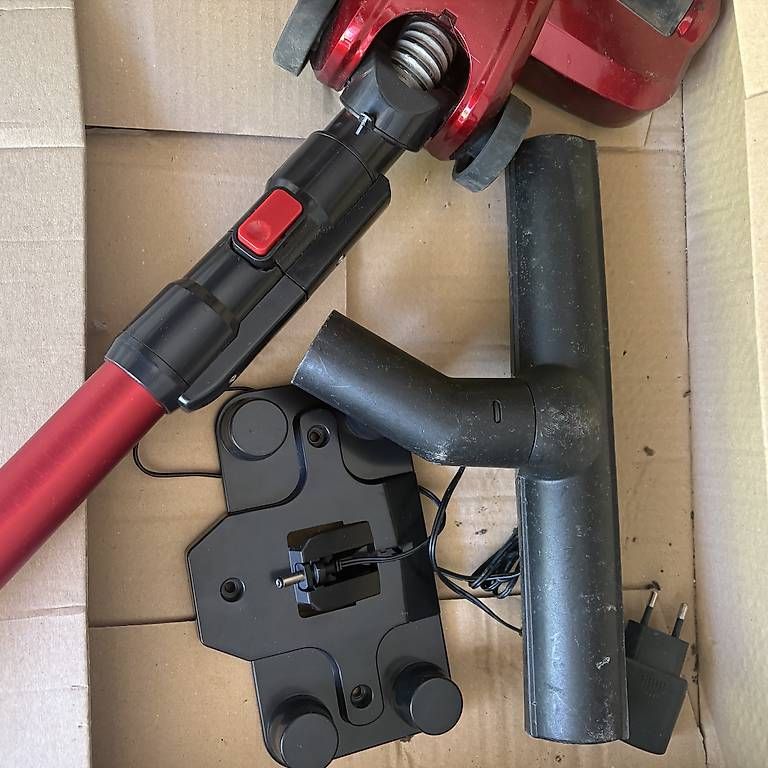 Aspirapolveri & Accessori: Aspirateur sans fil Ohmex – Usato da Le Locle venduto da Sam54 1