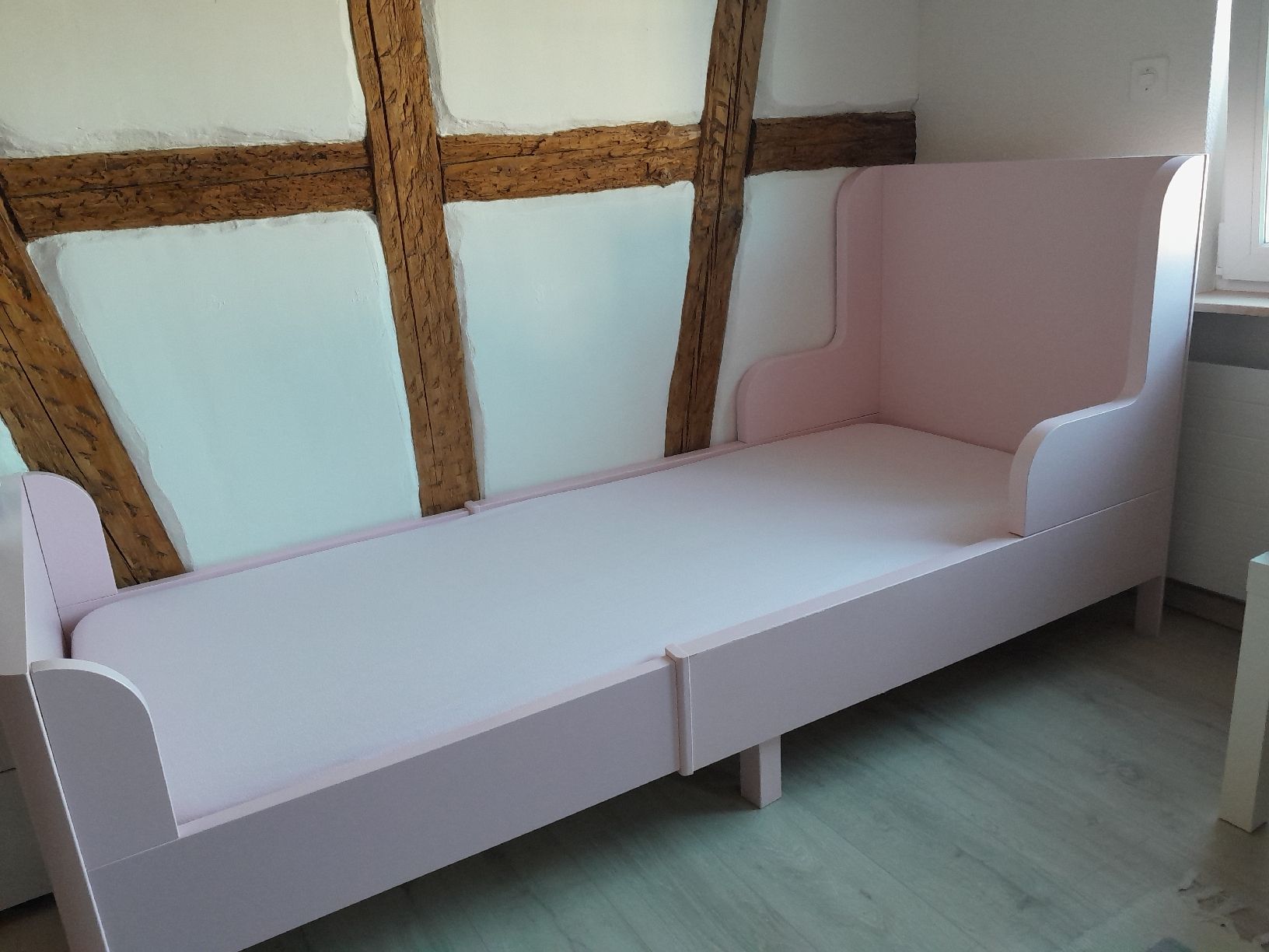 Letti: Ikea Busunge Hellrosa mitwachsendes Bett – Usato da Hüttlingen venduto da GittaV 1