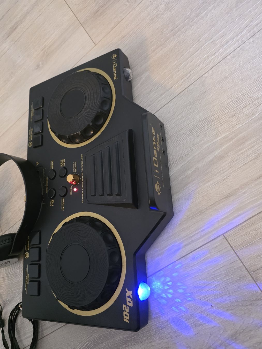 Mischpulte: iDance XD201 DJ-Controller mit Kopfhörern guter Zustand – Gebraucht aus Wigoltingen von Zuckerfee84 2
