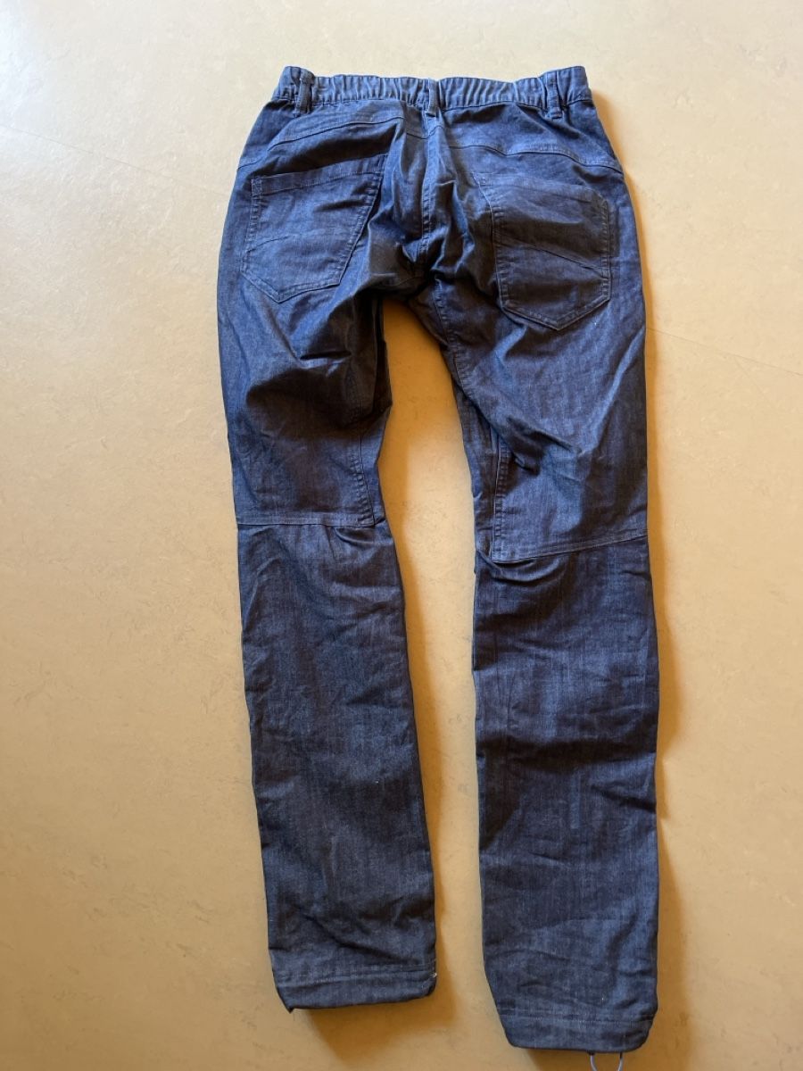 Decathlon Pantaloni: Leichte Wanderhose Decathlon Gr. ca 36 – Usato da Röschenz venduto da Annakournikova 2