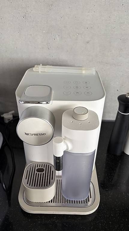 Macchine per caffè & Macchine per espresso: Nespresso Kaffeemaschine – Usato da St. Margrethen SG venduto da rob_yyd7