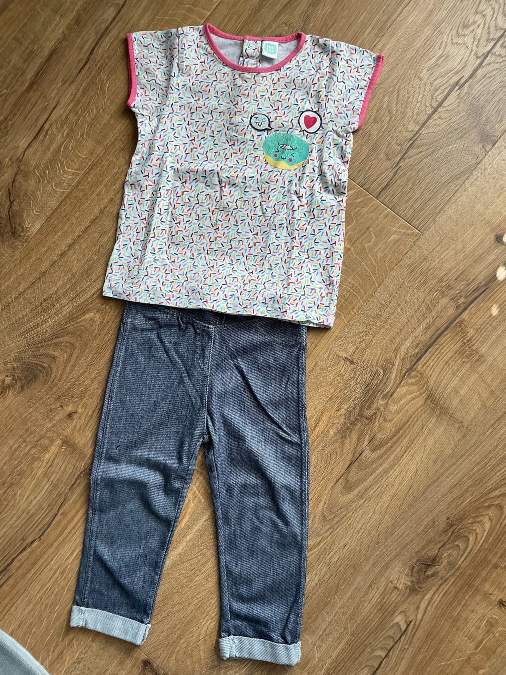 Kleiderpakete & -sets: Baby Trousers & Top18-24M – Gebraucht aus Brugg AG von Magna3