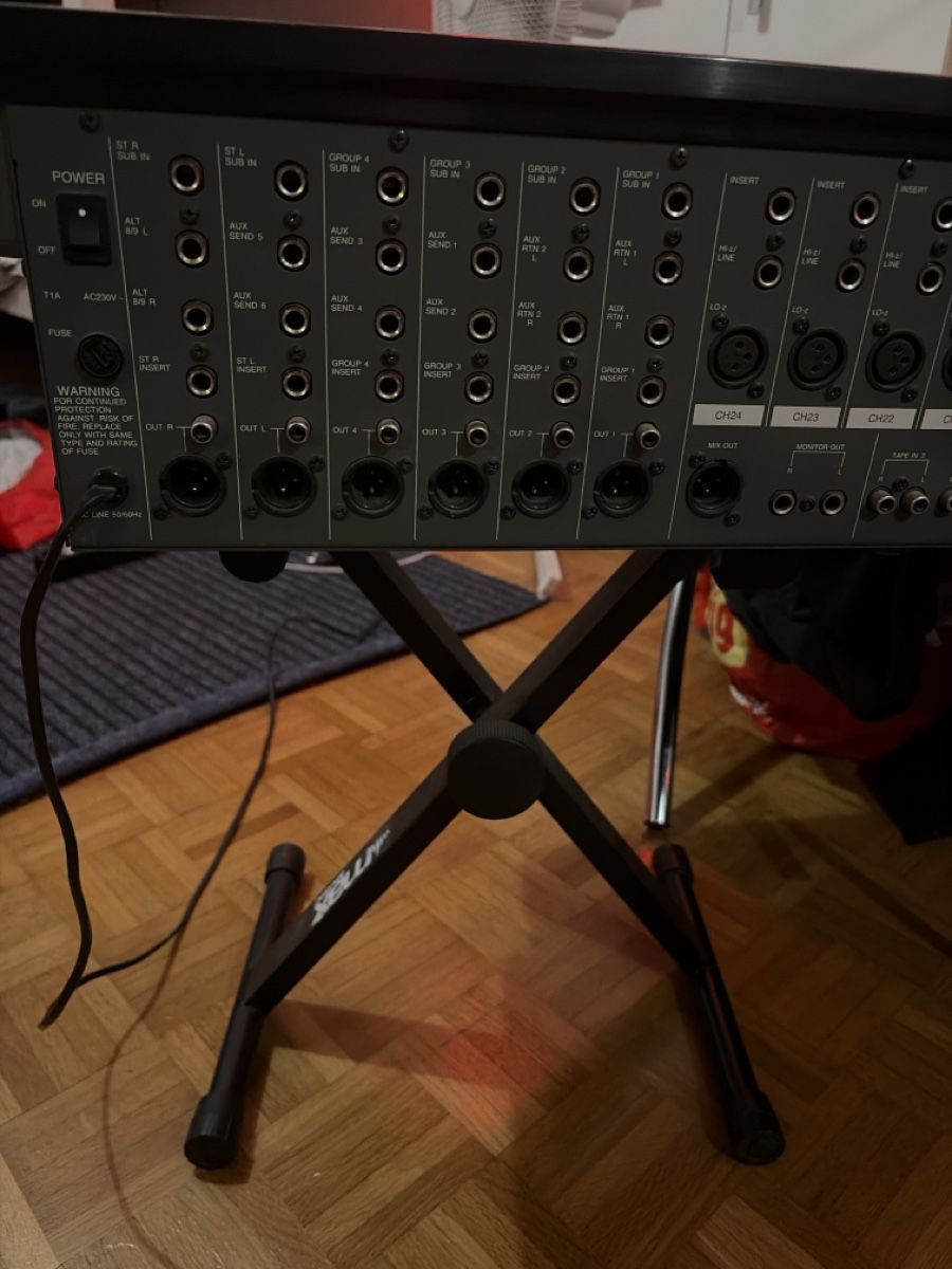 Phonic Console di mixaggio: Mischpult 24 Chanel phonic – Usato da Winterthur venduto da sen_y7ys 1