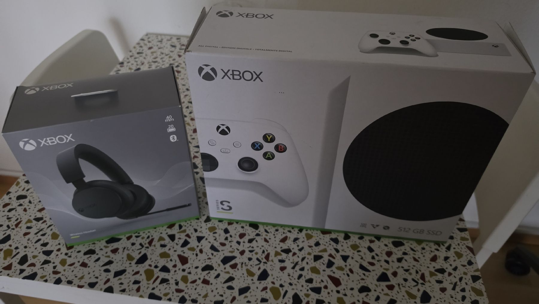 Microsoft Console: xbox series s inkl.headset wireless – Nuovo (secondo la descrizione) da Oftringen venduto da salento1212
