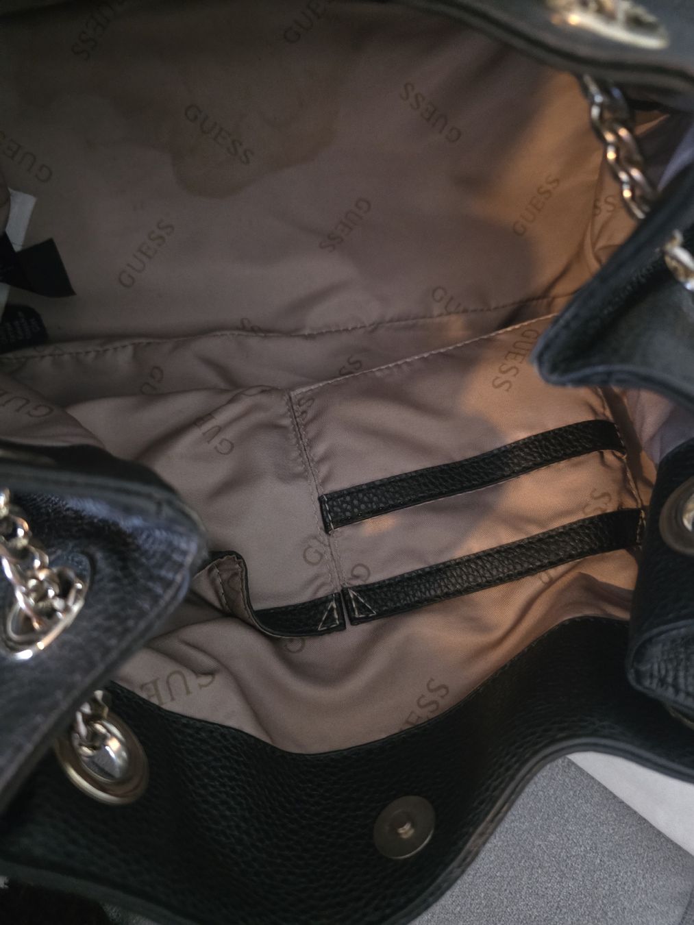 Guess Taschen für Damen: Guess Tasche – Gebraucht aus Wangen b. Olten von kaj.ya 3