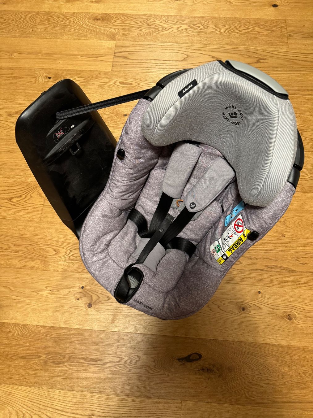 Maxi-Cosi Seggiolini per auto: Maxi-Cosi Kindersitz AxissFix Nomad Grey – Usato da Mettmenstetten venduto da n_ruefli 4