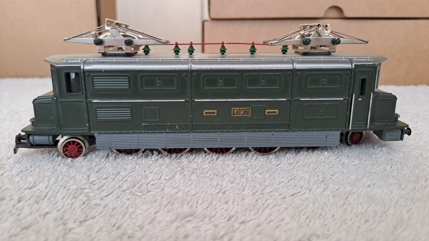 Hag Modelleisenbahnen: HAG SBB Ae 4/7 Analog H0 WS / 16 – Gebraucht aus Winterthur von Riebeli333