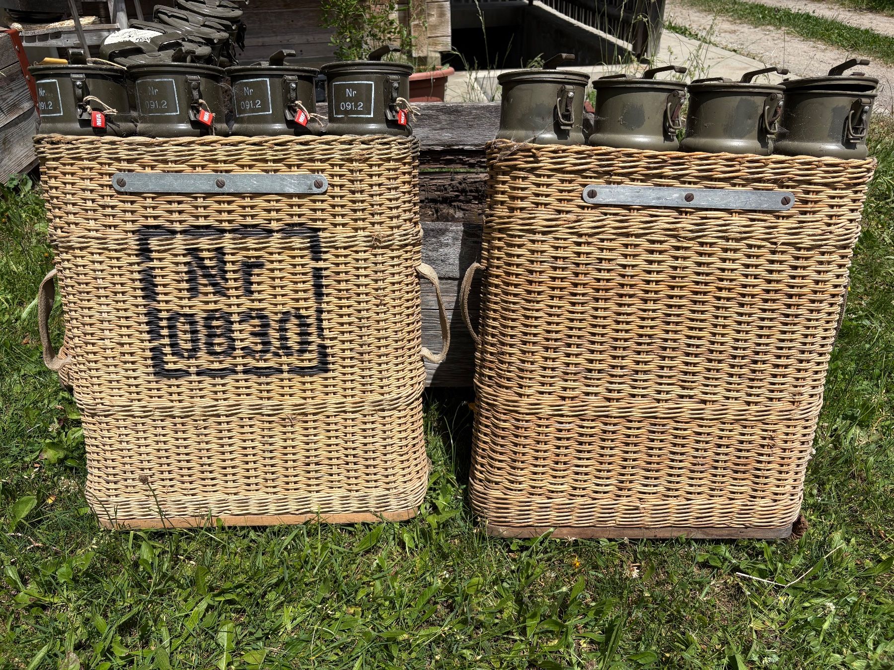 Ausrüstung & Ersatzteile: Munitions Korb mit Behältern 3 Stück – Gebraucht aus Rüti b. Riggisberg von caro7171