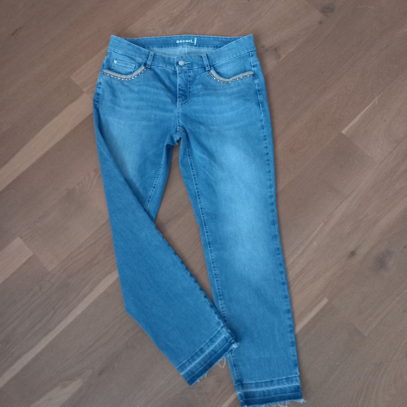 Jeans: neue Ascari Jeans Gr. 40 – Nuovo (secondo la descrizione) da Nottwil venduto da cecilia44