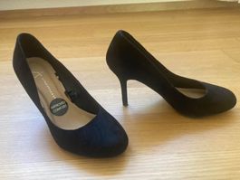 Schwarze hochhackiger Schuh