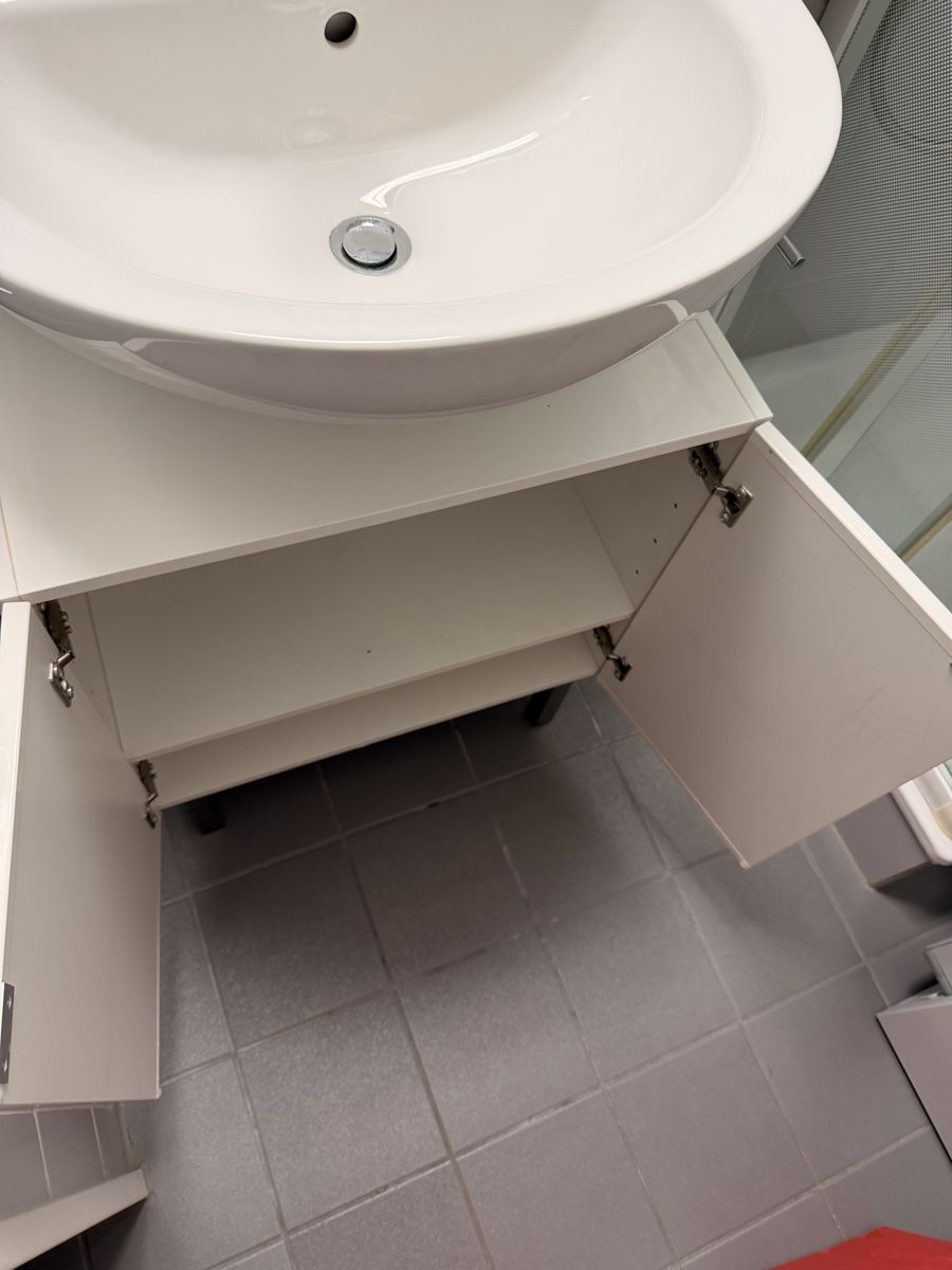 Mobili per bagno: Waschtischunterschrank - weiss - 2Türen – Usato da Zürich venduto da Gadgets2020 2